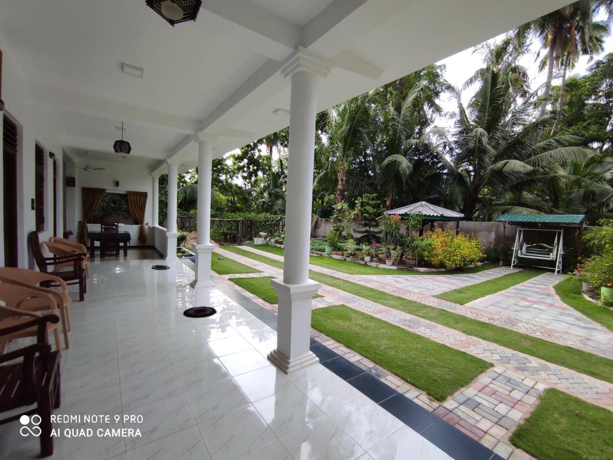 Geethani Tourist Home Polonnaruwa Eksteriør bilde