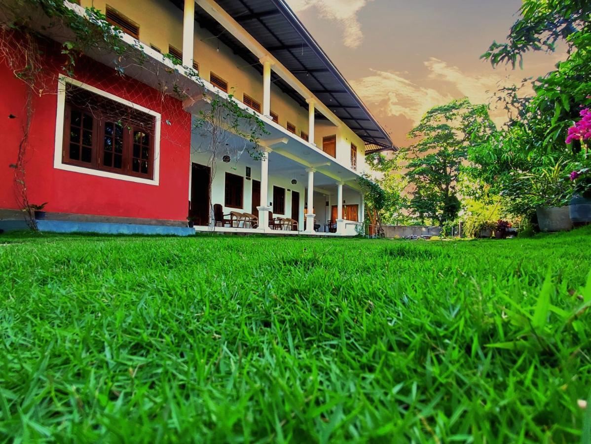 Geethani Tourist Home Polonnaruwa Eksteriør bilde