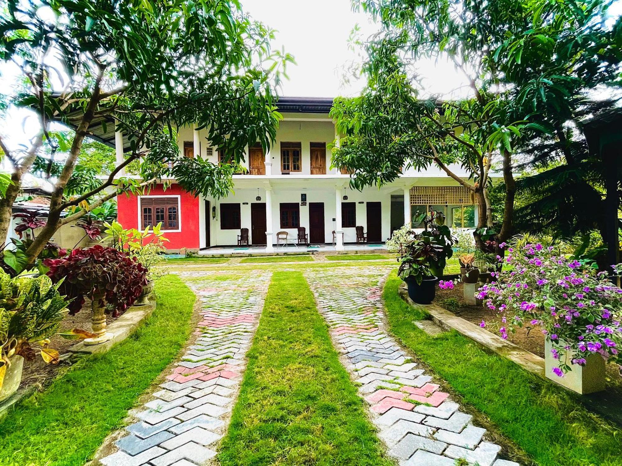 Geethani Tourist Home Polonnaruwa Eksteriør bilde