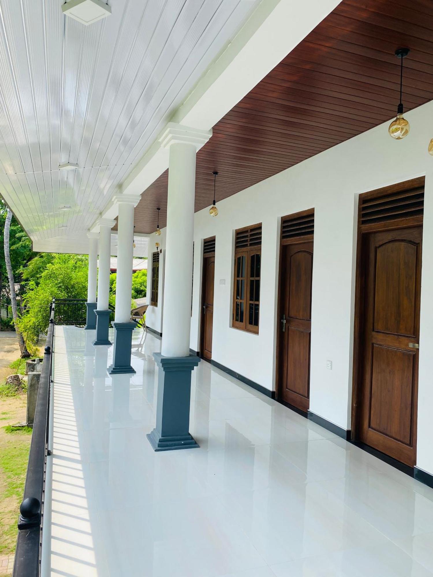 Geethani Tourist Home Polonnaruwa Eksteriør bilde