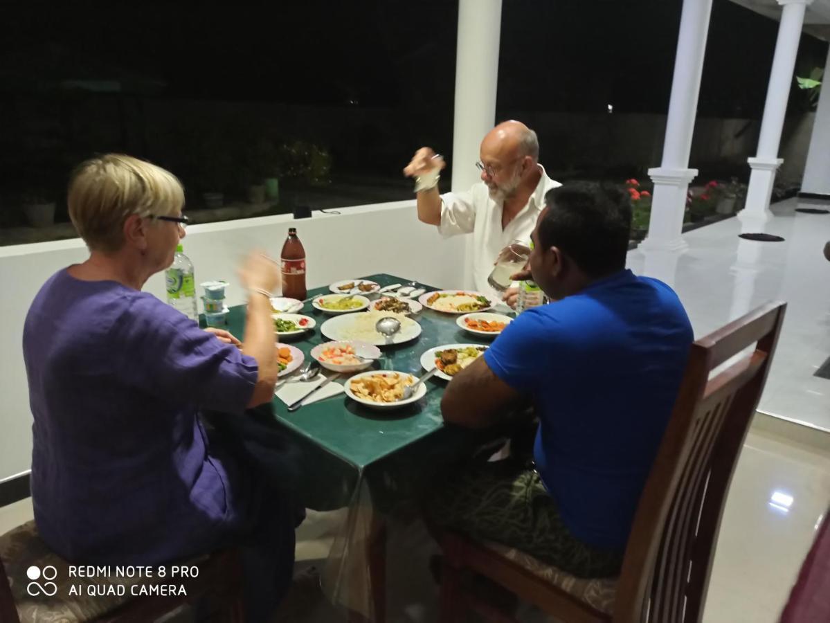 Geethani Tourist Home Polonnaruwa Eksteriør bilde