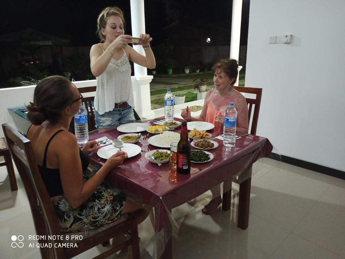 Geethani Tourist Home Polonnaruwa Eksteriør bilde